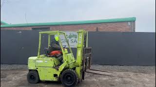 CLARK C500 Y50D FORKLIFT*C/W PALLET TINES*