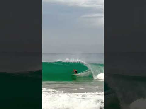 @surfyogijacob in 🇱🇰 Sri Lanka with @lilibuechner filming.#srilanka #surfingsrilanka #surf #stoked