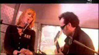 Metric- Love Is A Place (Live)