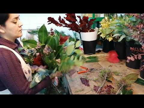 FLORISTERÍA BARCELONA 🎅 COMO HACER UN RAMO NAVIDEÑO