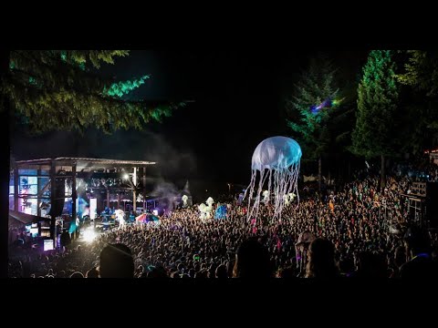 The String Cheese Incident - "Eyes of the World" - 8/01/10