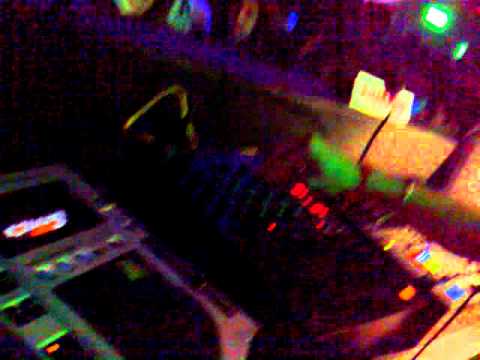 Mauro Cottini DJ & Ale Très Jolie Voice @ Discoteca Life - Free your Halloween! 1-11-09 (2)