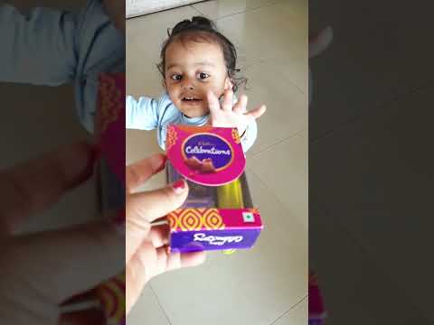 chocolate और चॉकलेट 🍫🎁 yahan to sabhi chocolate hain sukrit shrita ko di #chocolate #sukrit #shrita