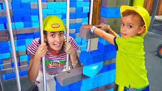 Nikita and mama play at the learning center for kids Mp4 3GP & Mp3