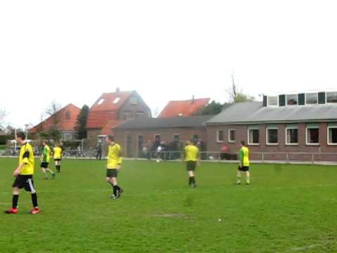 Knollendam A1- De Blokkers A1. Jeffrey scoort 4-1