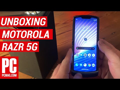 Unboxing the Motorola Razr 5G