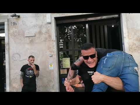 @cicalone mena il barbiere che gli ha macchiato la maglia