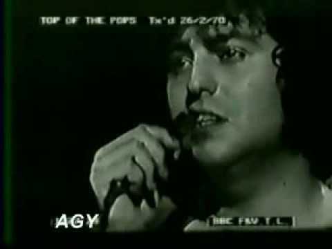 CUFFLINKS   WHEN JULIE COMES AROUND LIVE ON TOTP AGY 70