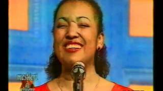 Chovendo na roseira ( T. Jobim ) Claudia Marss Federico Laterza duo live a Rai Tre 1997