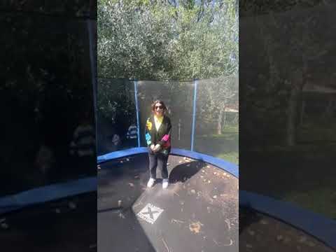 #LauraPausini #viral #shortsJumping into the week like