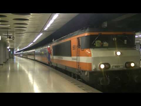 RXP 9901 met Alpen Express vertrekt van station Schiphol Airport