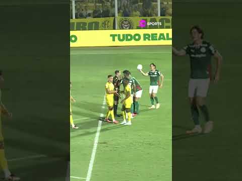 O VAR ACERTOU? O JUIZ DEU PÊNALTI PARA O MIRASSOL, MAS VOLTOU ATRÁS! #shorts