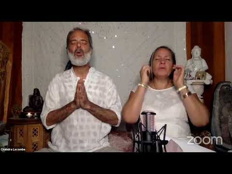 Kirtan (roda de mantras) c/Chandra e Surya