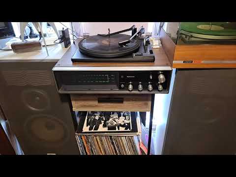 The Big Bass Viol. Bob Crosby's Bobcats. Marion Mann. Decca 78rpm. Vintage National Record Player