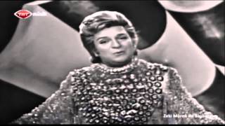 Zeki Müren - Gözlerini Gözlerimden Ayırma Hiç (1972) 720p