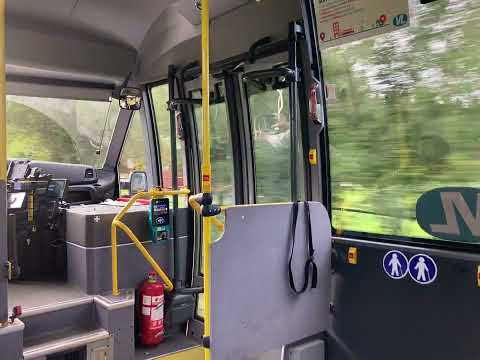 Bus ride linje 32 från Tibble vägskäl till Rytternevägen