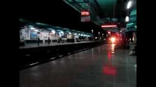 preview picture of video 'Fast train crossing Burhanpur station'