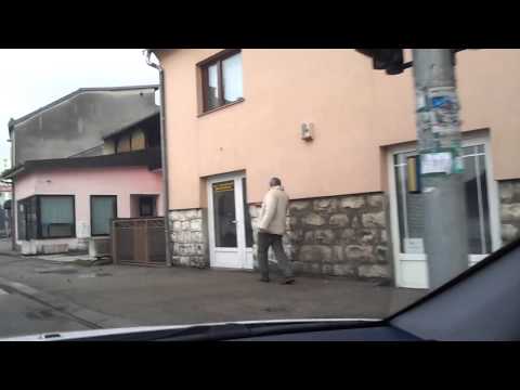 Pijanac na ulici, ne zna gdje ide :)