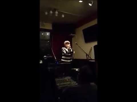 Stimmungsvoller Mundharmonika Auftritt