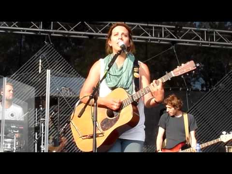 Aneta Langerová - Voda živá, Moravské hrady.cz 2013 (Veveří)