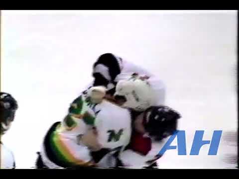 NHL Oct. 28, 1989 Shane Churla,MIN v Jay Wells,PHI Minnesota North Stars Philadelphia Flyers