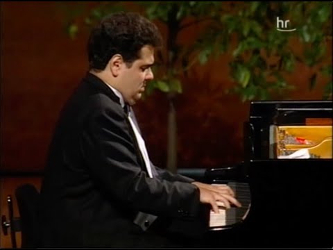 Arcadi Volodos plays Schubert Piano Sonata D.894 – video 2000