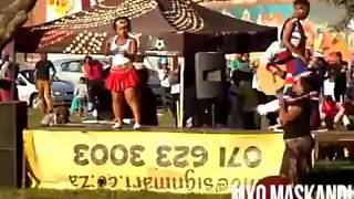 Download lagu Mbuzeni Girls Seduce Crowd mp3
