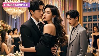 La costringe a divorziare con una scusa… lei se ne va, e l’uomo più potente arriva a proteggerla