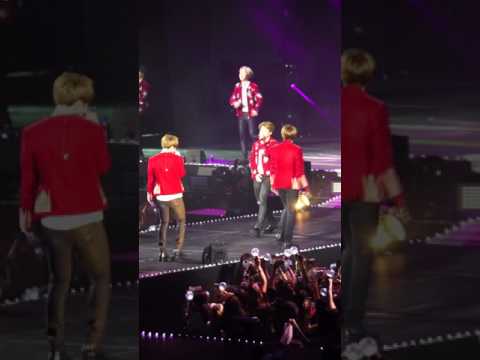 [HD] 170324 BTS WINGS Tour in Newark - Run - Taehyung Focus