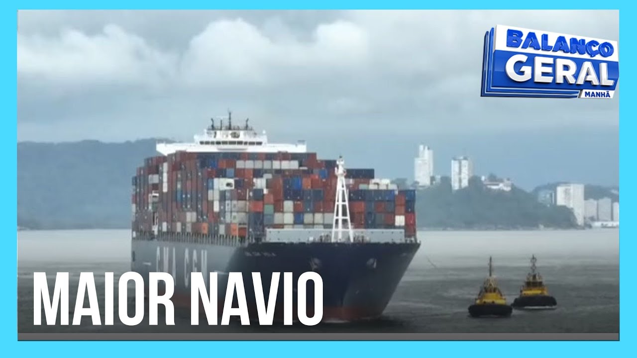 Embarcação com 350 metros de comprimento atraca no Porto de Santos