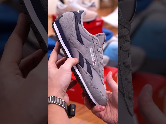 Vídeo relacionado con Reebok Zapatillas clásicas AZ para Mujer, Color Rojo, Retro, Rojo y Cian, Talla 38 EU, Retro Red Retro Red Future Cyan, 38 EU