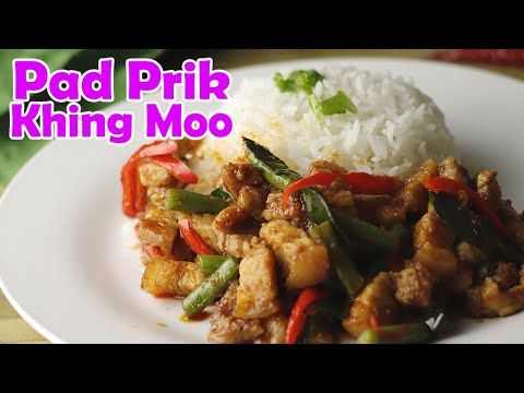 Pad Prik Khing Moo - Red Curry Paste Stir Fry With Pork (Quick Thai)
