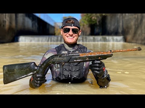 Searching for Murder Weapons in a Shallow Canal! (7 Guns, 4 Knives and 3 Phones)
