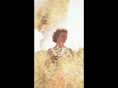 Ανδριάνα Μπάμπαλη feat. Τάσος Λειβαδίτης - Κάθε Ιούλη (Official Video)