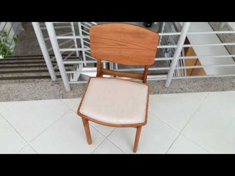Video thumbnail of Conjunto com 2 cadeiras Malta Gold em Madeira Maciça para Sala de Jantar Moderna Mobília