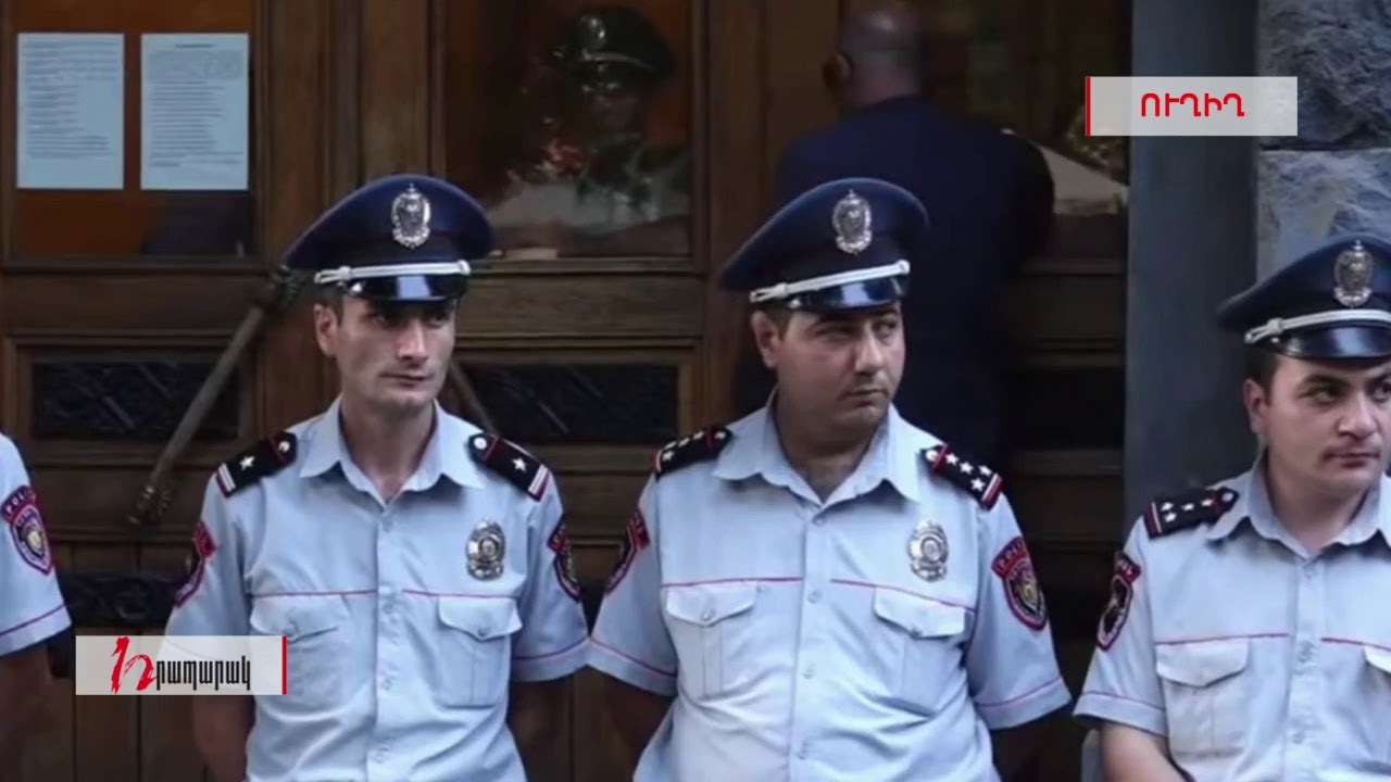 Ի աջակցություն Պրոֆեսոր Արմեն Չարչյանի՝ ակցիա դատախազության մոտ․ ուղիղ