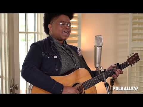 Folk Alley Sessions at 30A: Amythyst Kiah - "100 Miles"