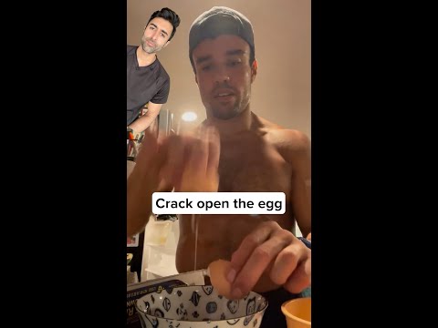 How to Turn Eggshells Into a Natural Calcium Supplement at Home