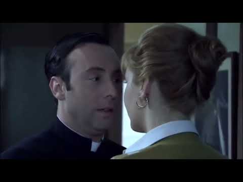 Amar es para siempre Katherine y El padre lsidro ise besan/ kiss scene