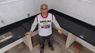 bancada de granito verde Ubatuba em L na cozinha