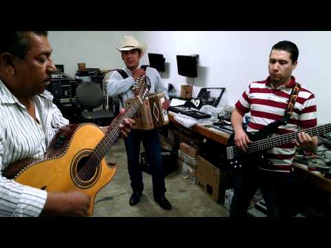 Pícame Tarántula - Neno Aguilar, Oscar Alvarado y Arian Ochoa