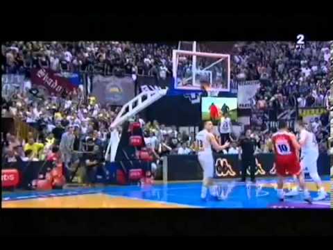 Partizan - Crvena zvezda 69:76 (trojka Vuka Radivojevica sa 9 metara)!