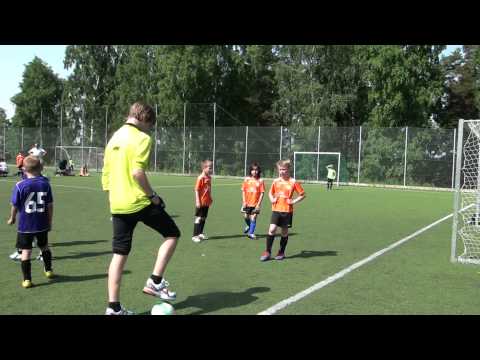 Fotboll: Helenelund (blå) - Viby (grön) 2/6-13