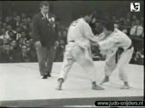 Judo Tokyo 1964 Okano (JPN) - Kim (KOR) P2