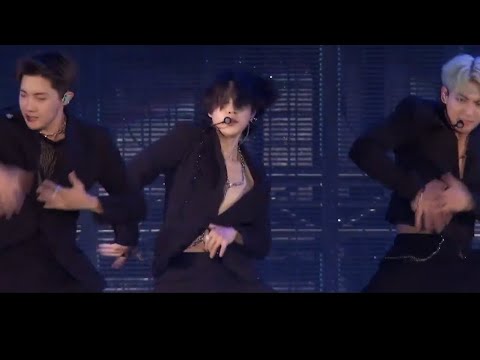 BLOOD SWEAT AND TEARS x FAKE LOVE... Have to remember THIS MASTER PIECER TRANSITION 🔥🔥- PTOD LIVE 💜