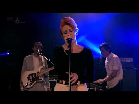 La Roux - Let Me Down Gently (6 Music Live October 2014)