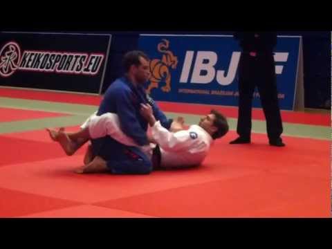 Bruno Zancaner vs Rory Quarrier - IBJJF London Open 2012 - Black Master 1 - Middle
