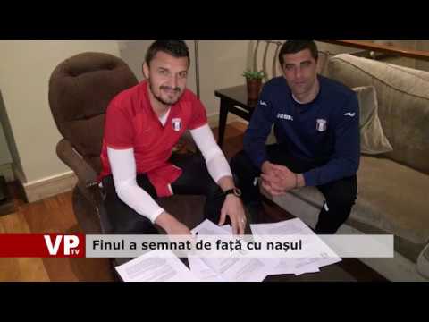 Finul a semnat de fata cu nasul