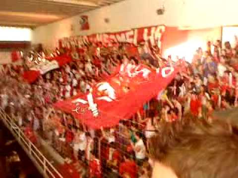 Torcida Mackenzie com Bandeira - Economíadas 2009