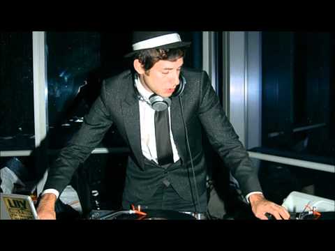Rare Mark Ronson & Rhymefest Mash up - Radio 1, Run DMC, Rolling Stones, White Stripes, Guns n Roses